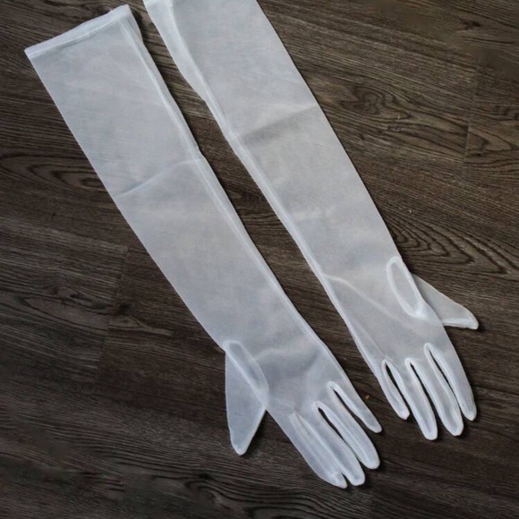 Mesh bridal gloves for wedding or bachelorette - Picture 2 of 2